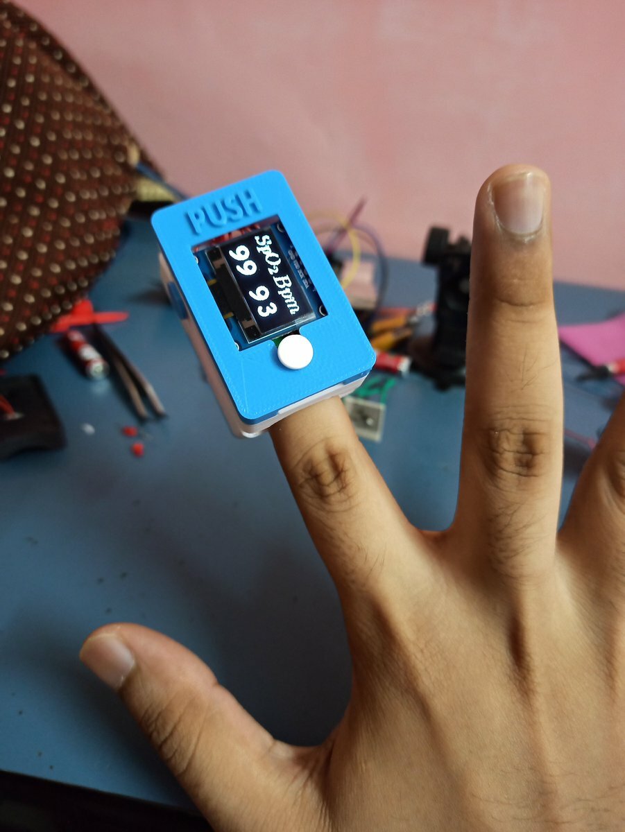 धड़क a Finger Pulse Oximeter